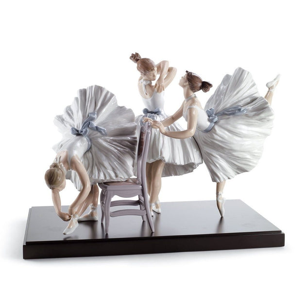 LLADRÓ Giselle Arabesque Ballet Figurine. Porcelain Figure Figure