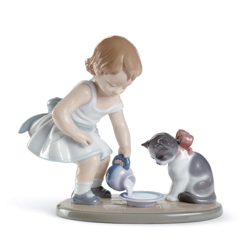 Lladro Porcelain Kitty's Breakfast Time Figurine Figurines Lladro 