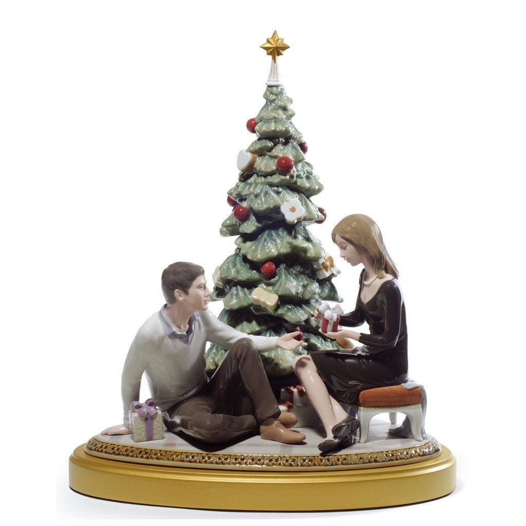 Lladro Porcelain A Romantic Christmas Figurine LE 2000 Figurines Lladro 