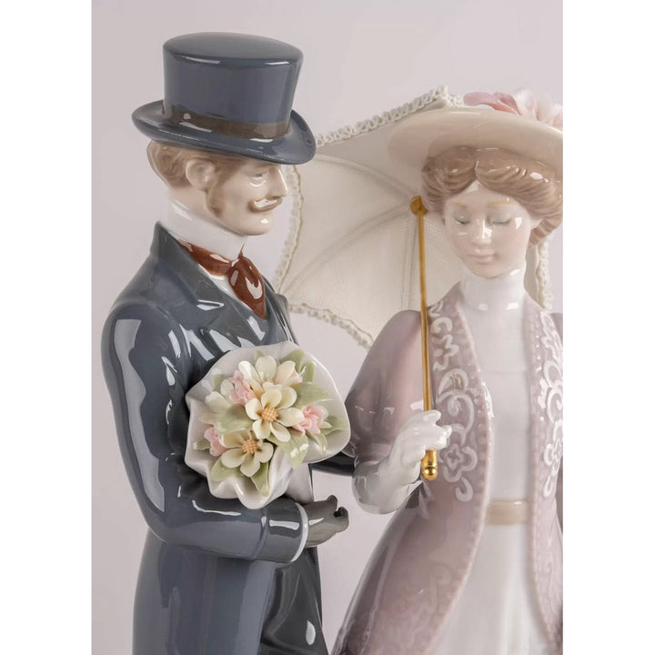 Lladro Porcelain Romantic Stroll Figurine Figurines Lladro 