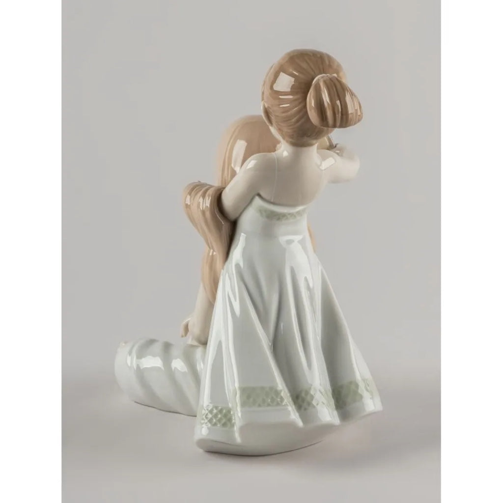 Lladro Porcelain Combing Your Hair Figurine Figurines Lladro 