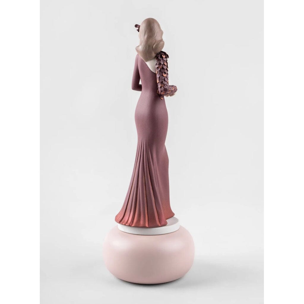 Lladro Porcelain Timeless Style Figurine - LE 300 Figurines Lladro 